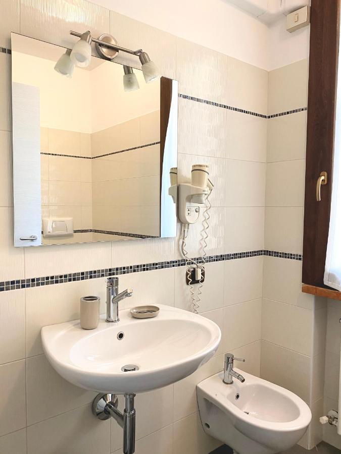 Jolly Apartments Sirmione Luaran gambar