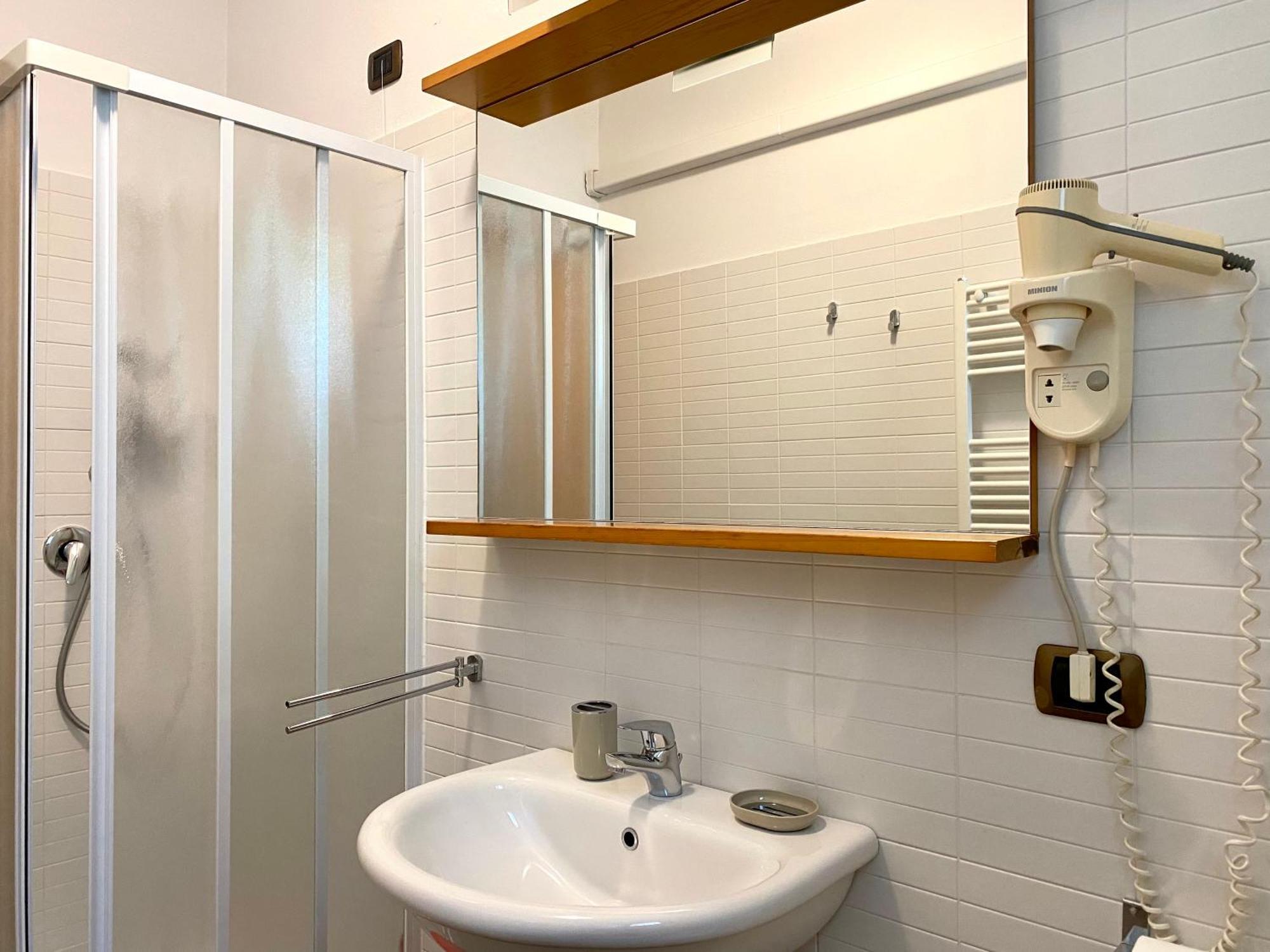 Jolly Apartments Sirmione Bilik gambar