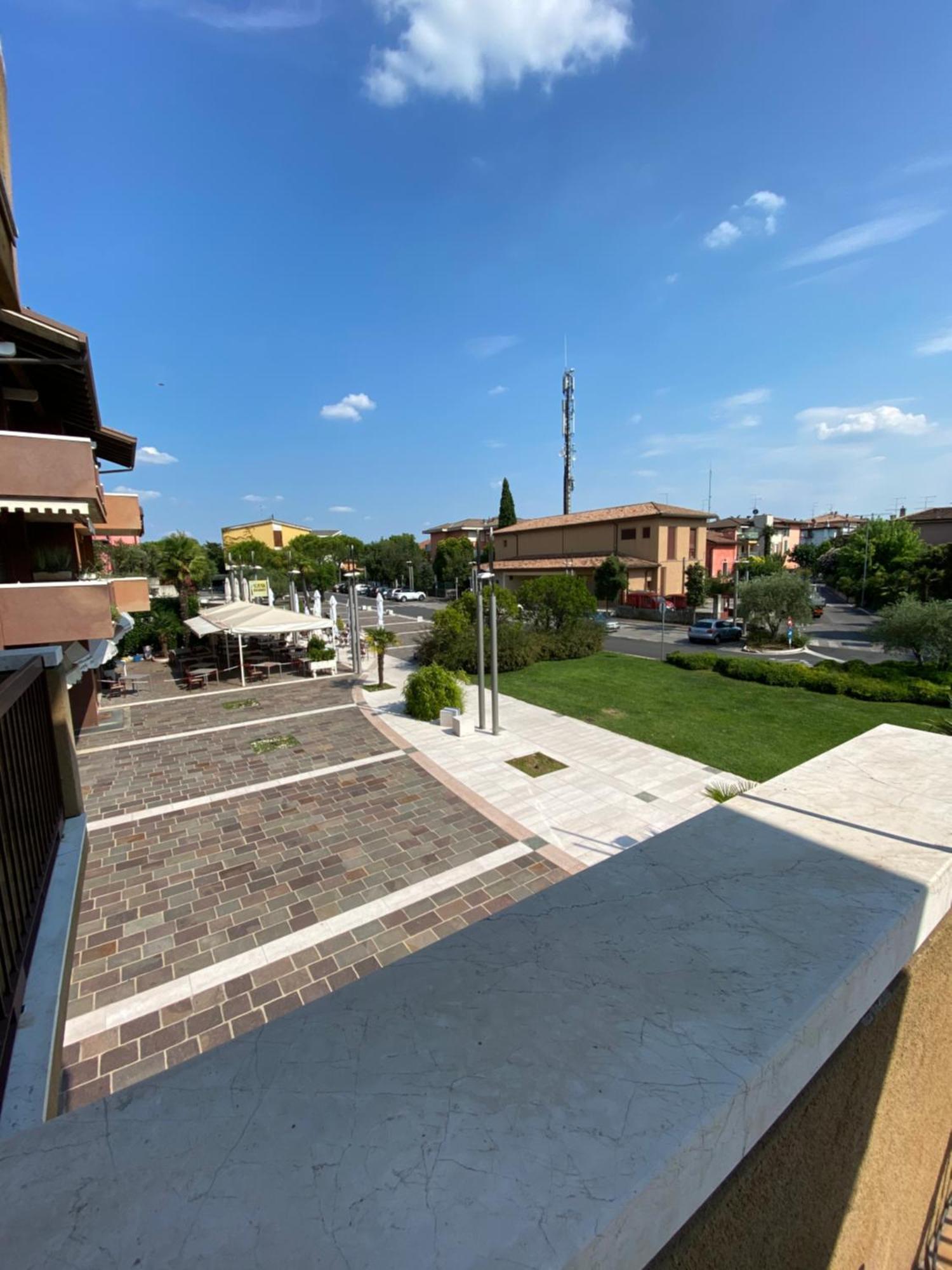 Jolly Apartments Sirmione Bilik gambar