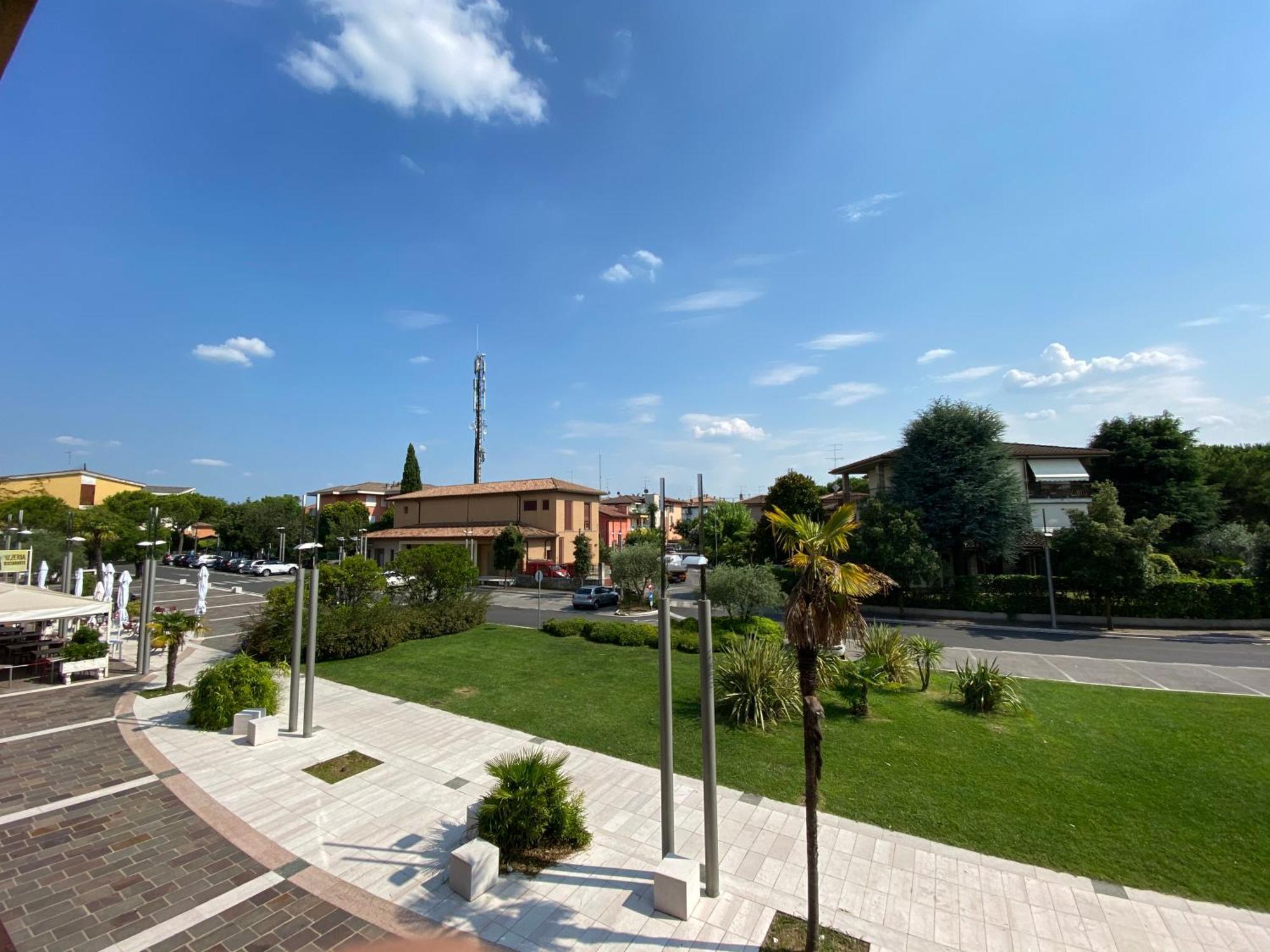 Jolly Apartments Sirmione Bilik gambar